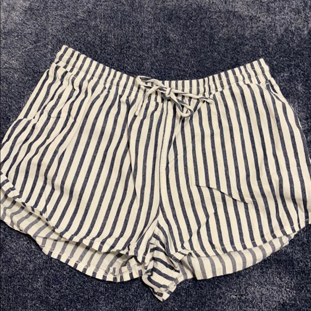 Universal Thread Blue & white stripped shorts
